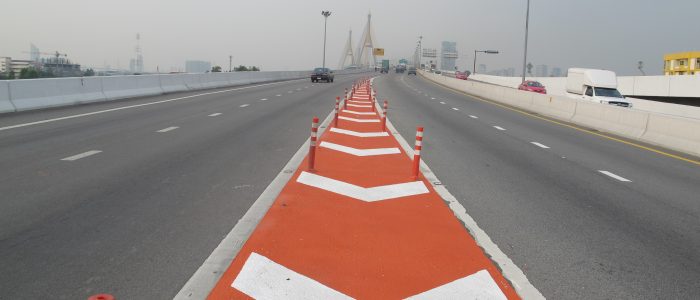 งานตีเส้นด้วยสีโคลด์พลาสติก.